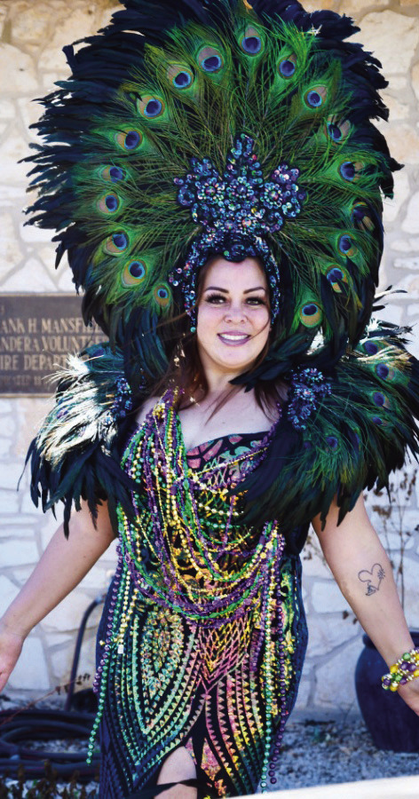 File:Mardi Gras 2012 - Honolulu - Dancing Gal with Feathers.jpg