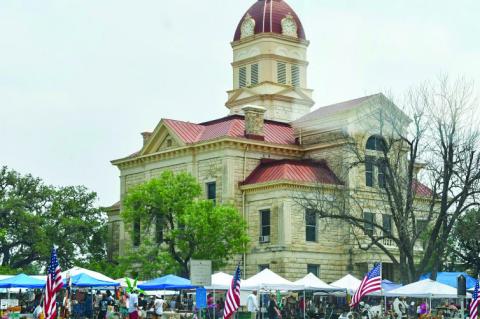 Memorial Day parade thrills crowds with perfect weather, unique entries