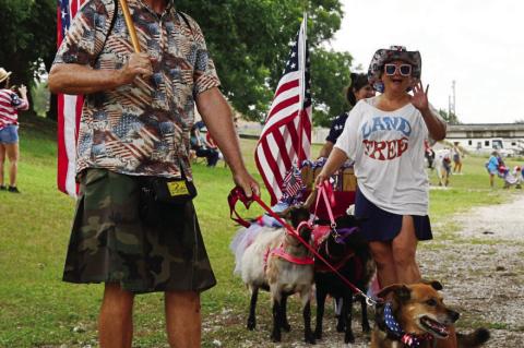 2024 PET PARADE PHOTOS