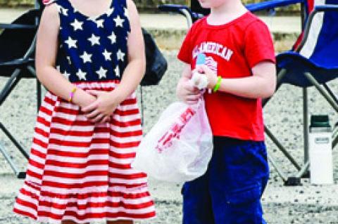 Memorial Day parade thrills crowds with perfect weather, unique entries